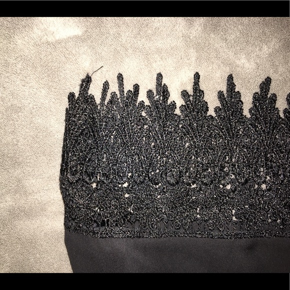 Black tank top - Picture 3 of 3